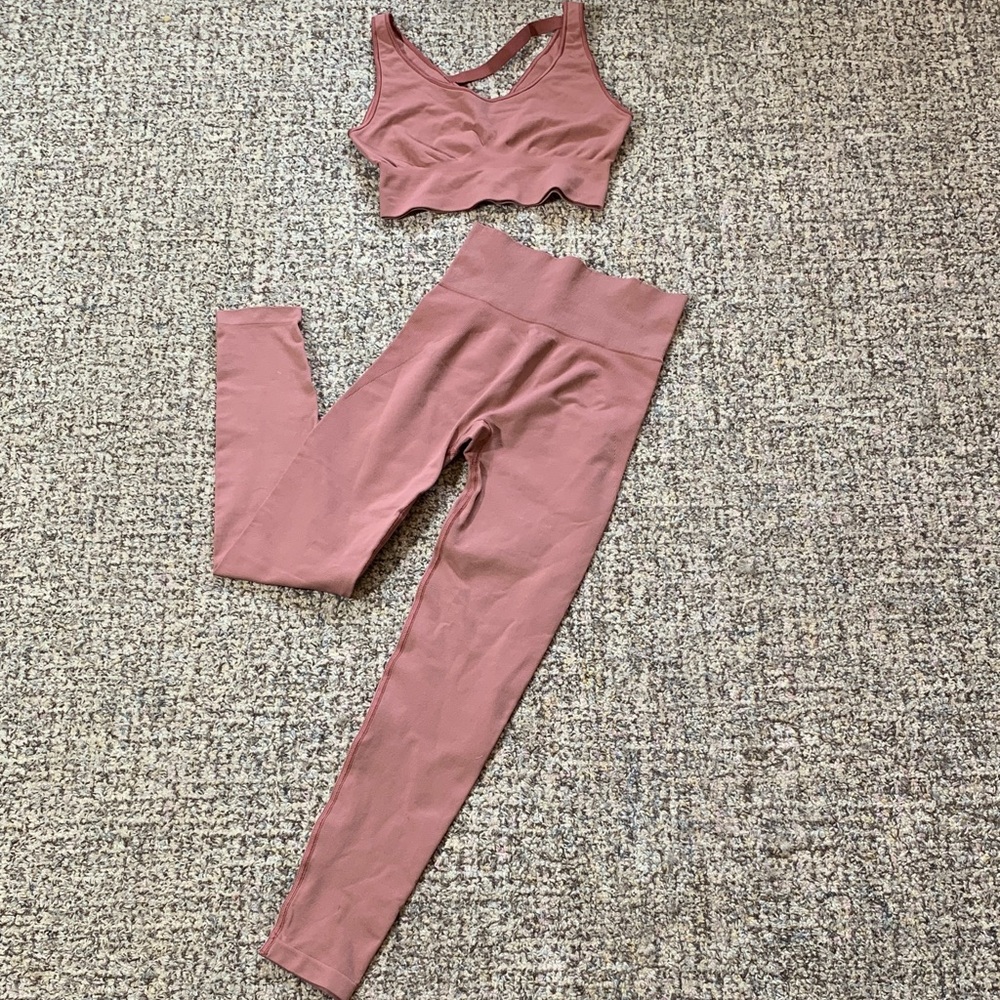 Cuyana Stretch Top & Bottoms in Dusty Pink